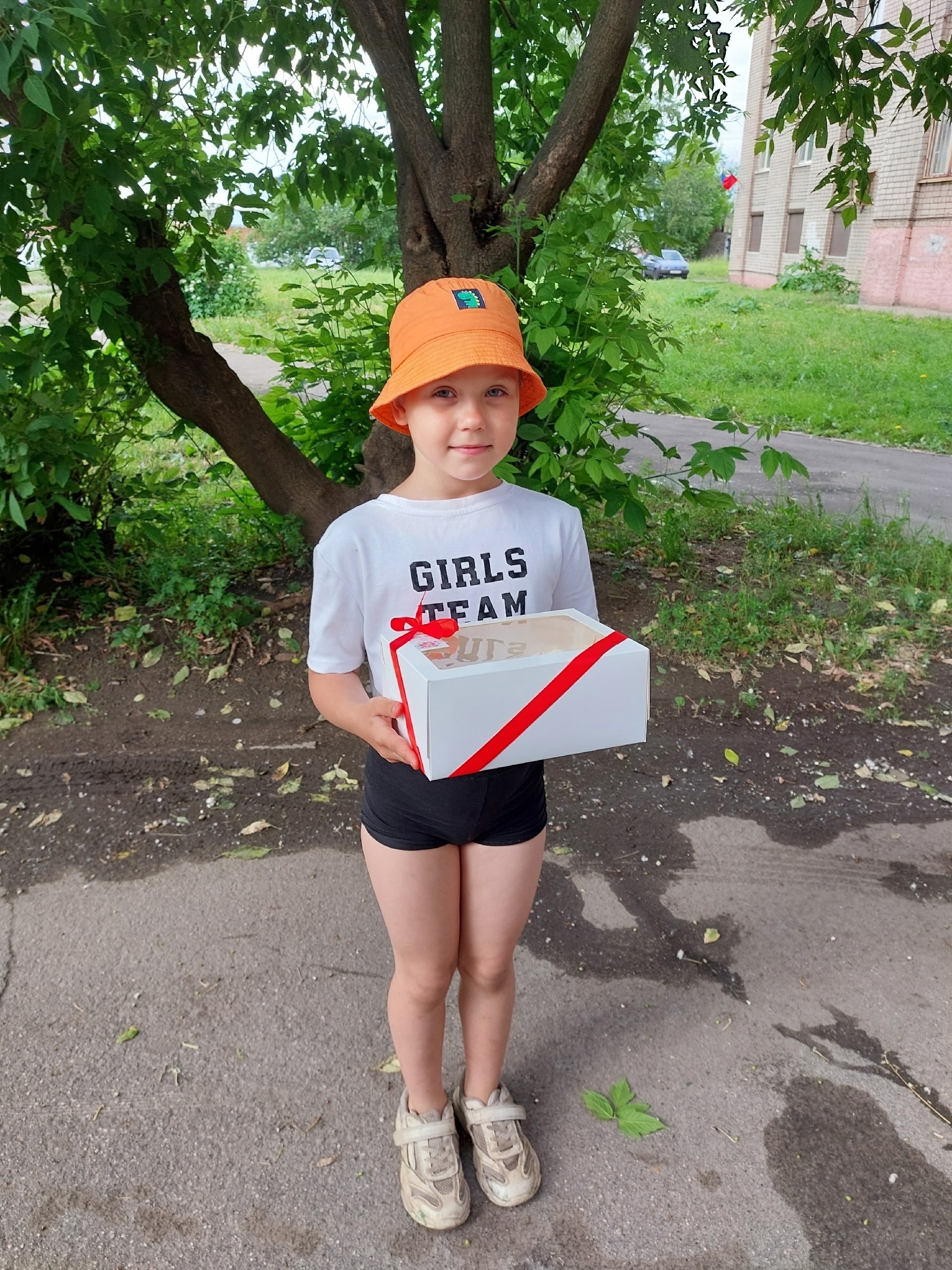7 детей получили сладкие сюрпризы на день рождения в июне