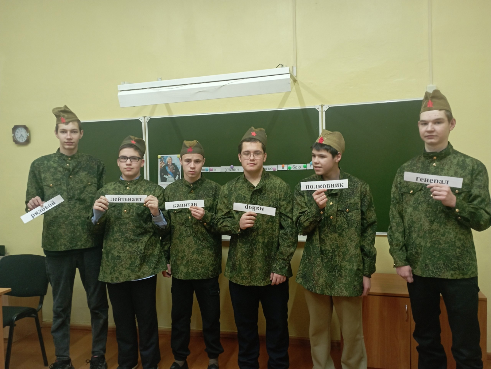 Udva12sAUXU.jpg Udva12sAUXU.jpg